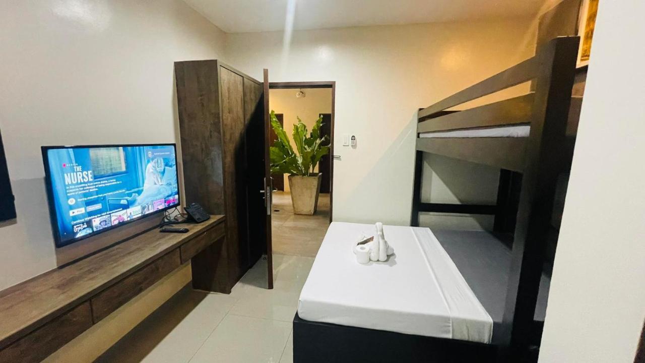 A&E Apartelle Bacolod Exterior photo